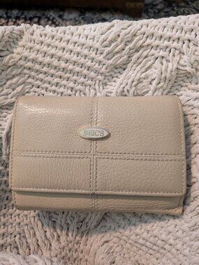 Vintage Bric's Milano Beige Grained Leather Trifold Wallet